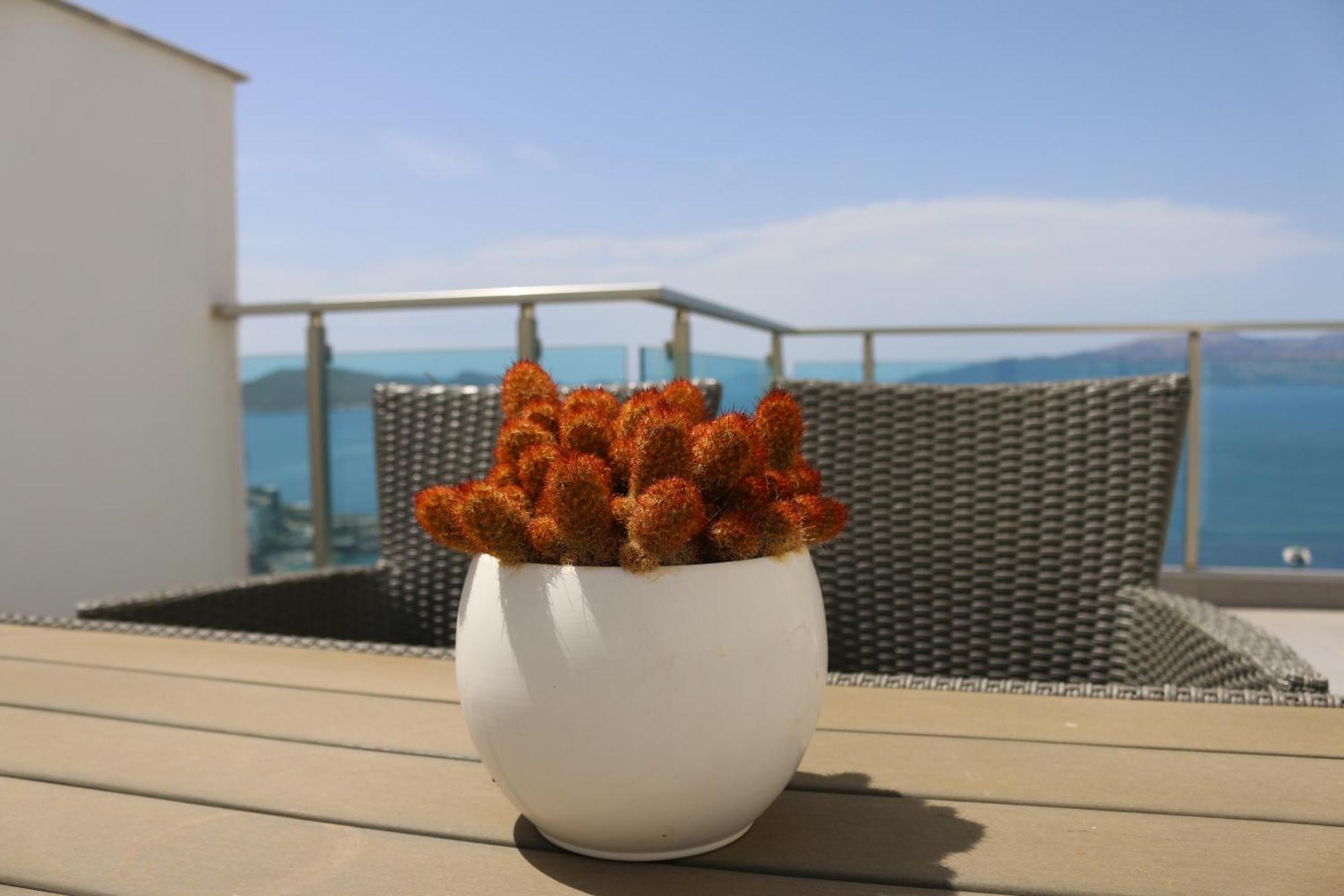 Апартаменты Rocknest Sea View Penthouse Саранда Экстерьер фото