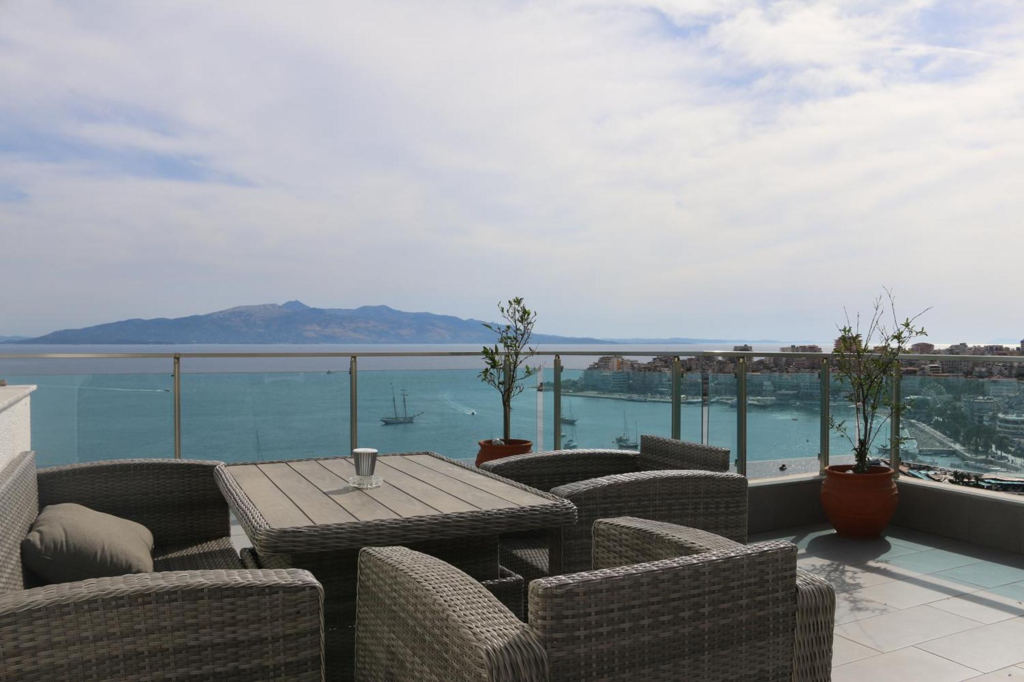Апартаменты Rocknest Sea View Penthouse Саранда Экстерьер фото